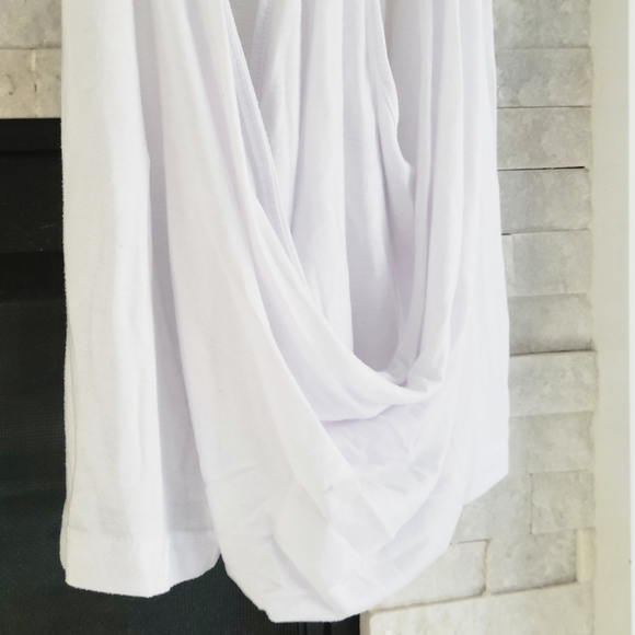 ALO Yoga Flowy Drape Back Wide Elastic Strap Layered Tank Top White L Large - Picture 5 of 8